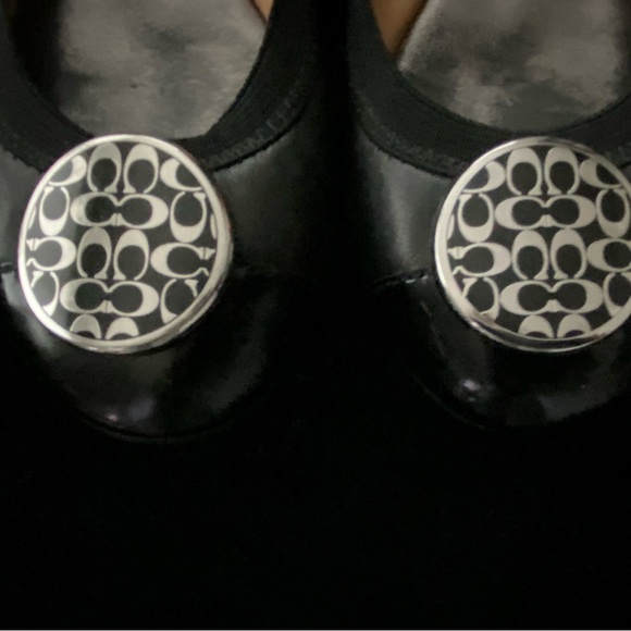 Coach Deanna Flats EUC like new in box - Picture 2 of 5